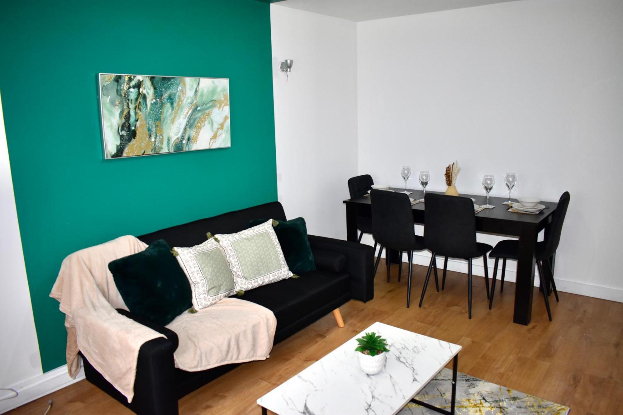 Luxury 2 Bedroom Apartment, Parking, Few Minutes Walk From Wembley Stadium * Londra